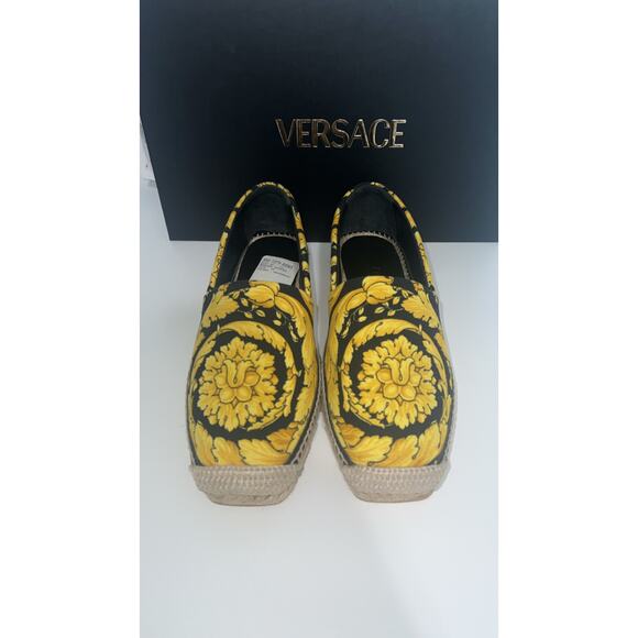 Versace Espadrilles BRAND NEW RETAILS $550+ - Picture 1 of 3